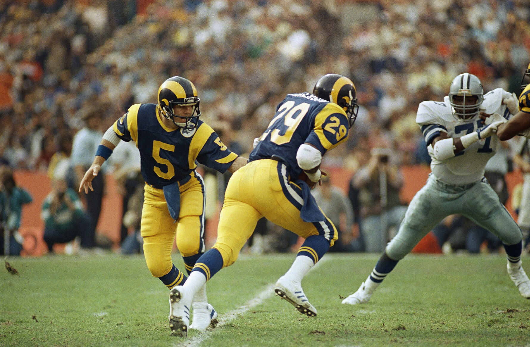 1986: Eric Dickerson shatters NFL playoff record with 248-yard rushing performance